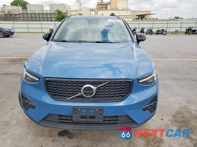 Piąte zdjęcie samochodu w środku: 2023 VOLVO XC40 ULTIMATE VIN:YV4L12UX2P2023689 - miniatura