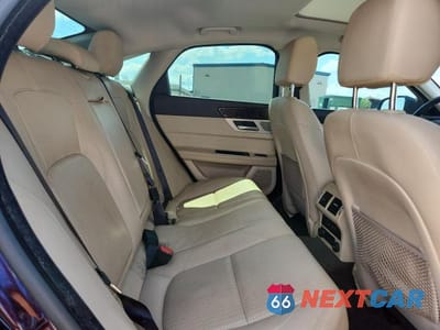 Zdjęcie 10 z 12 samochodu: 2018 JAGUAR XF PRESTIGE VIN:SAJBK4FN7JCY56555 - miniatura