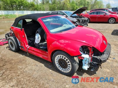Czwarte zdjęcie samochodu z boku: 2015 VOLKSWAGEN BEETLE 1.8T VIN:3VW517AT2FM801150 - miniatura