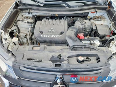 Zdjęcie 12 z 14 samochodu: 2016 MITSUBISHI OUTLANDER SE VIN:JA4JZ3AX4GZ605033 - miniatura