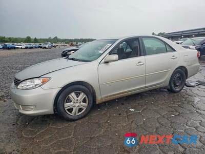 2005 TOYOTA CAMRY LE 4T1BE32KX5U424906 - główne zdjęcie licytacji z USA - miniatura