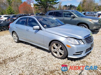 Czwarte zdjęcie samochodu z boku: 2013 MERCEDES-BENZ E 350 4MATIC VIN:WDDHF8JB9DA672919 - miniatura