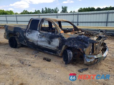 Czwarte zdjęcie samochodu z boku: 2017 CHEVROLET SILVERADO K1500 LT VIN:1GCVKREH3HZ326885 - miniatura