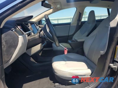 Zdjęcie 7 z 12 samochodu: 2013 TESLA MODEL S VIN:5YJSA1AG2DFP12122 - miniatura