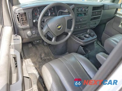 Zdjęcie 8 z 12 samochodu: 2021 CHEVROLET EXPRESS G2500 VIN:1GCWGAF72M1188729 - miniatura