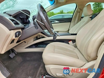 Zdjęcie 7 z 12 samochodu: 2020 LINCOLN MKZ RESERVE VIN:3LN6L5LUXLR619007 - miniatura