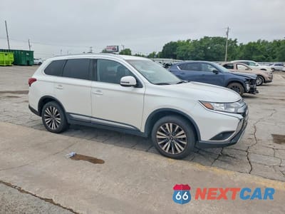 Czwarte zdjęcie samochodu z boku: 2020 MITSUBISHI OUTLANDER SE VIN:JA4AZ3A33LZ026980 - miniatura