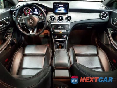 Zdjęcie 8 z 12 samochodu: 2019 MERCEDES-BENZ CLA 250 4MATIC VIN:WDDSJ4GB8KN723398 - miniatura