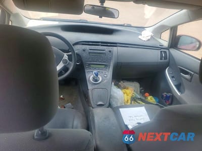 Zdjęcie 8 z 12 samochodu: 2011 TOYOTA PRIUS TWO VIN:JTDKN3DU8B1379139 - miniatura