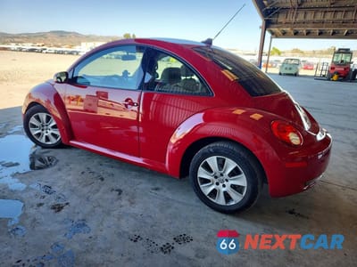 Drugie zdjęcie samochodu z przodu: 2010 VOLKSWAGEN NEW BEETLE VIN:3VWRG3AG6AM023388 - miniatura
