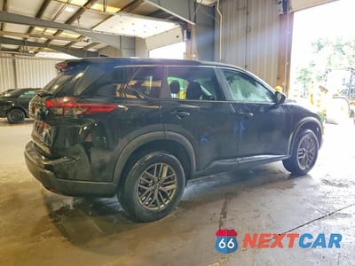 Trzecie zdjęcie samochodu z tyłu: 2026 NISSAN ROGUE SV VIN:5N1BT3BA4TC729575 - miniatura
