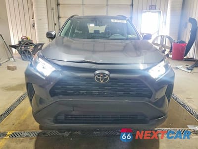 Piąte zdjęcie samochodu w środku: 2025 TOYOTA RAV4 XLE VIN:2T3P1RFV9SW561749 - miniatura