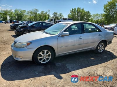 2005 TOYOTA CAMRY XLE V6 4T1BF30K95U106730 - główne zdjęcie licytacji z USA - miniatura