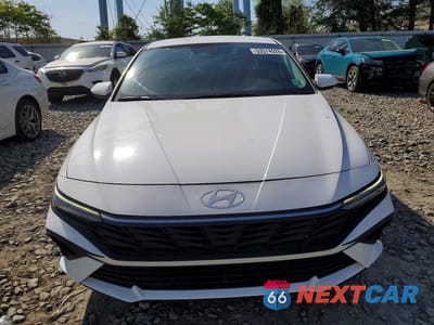Piąte zdjęcie samochodu w środku: 2024 HYUNDAI ELANTRA SEL VIN:KMHLM4DG7RU709025 - miniatura