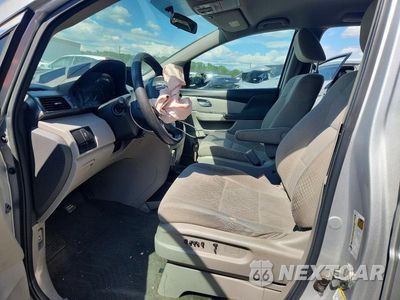 Zdjęcie 7 z 13 samochodu: 2014 HONDA ODYSSEY LX VIN:5FNRL5H21EB011583 - miniatura