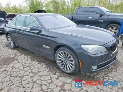 Czwarte zdjęcie samochodu z boku: 2012 BMW 740 I VIN:WBAKA4C59CC613609 - miniatura