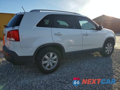 Trzecie zdjęcie samochodu z tyłu: 2013 KIA SORENTO LX VIN:5XYKT3A65DG337655 - miniatura