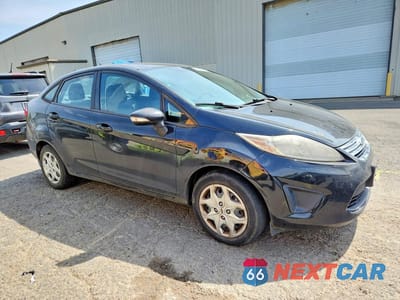 Czwarte zdjęcie samochodu z boku: 2013 FORD FIESTA SE VIN:3FADP4BJ2DM129506 - miniatura