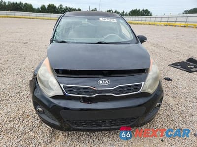 Piąte zdjęcie samochodu w środku: 2012 KIA RIO 5-DOOR EX VIN:KNADN5A32C6095345 - miniatura