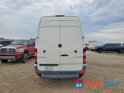 Zdjęcie 6 z 13 samochodu: 2014 MERCEDES-BENZ 2500 CREW VIN:WD3PE7CC1E5855762 - miniatura