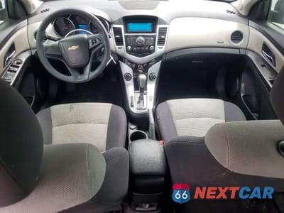 Zdjęcie 8 z 12 samochodu: 2015 CHEVROLET CRUZE LS VIN:1G1PA5SH7F7213337 - miniatura