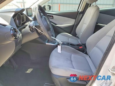 Zdjęcie 7 z 12 samochodu: 2019 TOYOTA YARIS L VIN:3MYDLBYV2KY505441 - miniatura