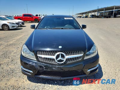 Piąte zdjęcie samochodu w środku: 2014 MERCEDES-BENZ C 250 VIN:WDDGJ4HBXEG209078 - miniatura