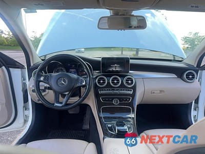 Zdjęcie 9 z 11 samochodu: 2015 MERCEDES-BENZ C 300 4MATIC VIN:55SWF4KB4FU037530 - miniatura