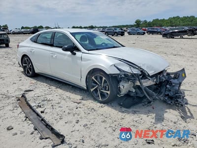 Czwarte zdjęcie samochodu z boku: 2021 HYUNDAI SONATA SEL PLUS VIN:5NPEJ4J21MH064972 - miniatura