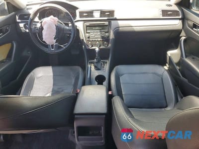 Zdjęcie 8 z 12 samochodu: 2014 VOLKSWAGEN PASSAT S VIN:1VWAT7A32EC091207 - miniatura