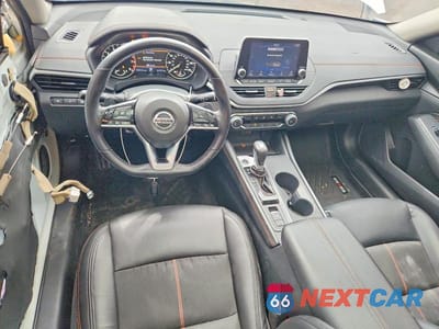Zdjęcie 8 z 13 samochodu: 2019 NISSAN ALTIMA SR VIN:1N4BL4CW5KN317940 - miniatura