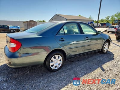Trzecie zdjęcie samochodu z tyłu: 2002 TOYOTA CAMRY LE VIN:4T1BE32K52U608517 - miniatura