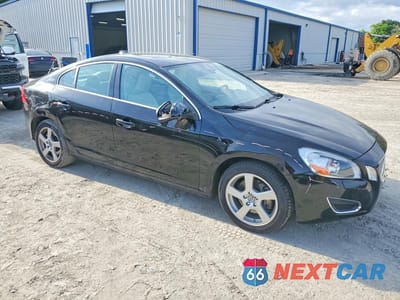Czwarte zdjęcie samochodu z boku: 2013 VOLVO S60 T5 VIN:YV1612FS1D2172439 - miniatura
