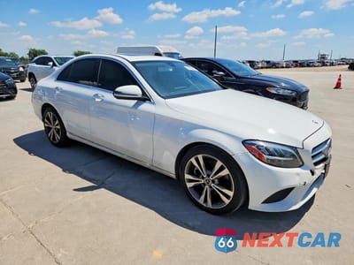 Czwarte zdjęcie samochodu z boku: 2019 MERCEDES-BENZ C 300 VIN:WDDWF8DB3KR516571 - miniatura