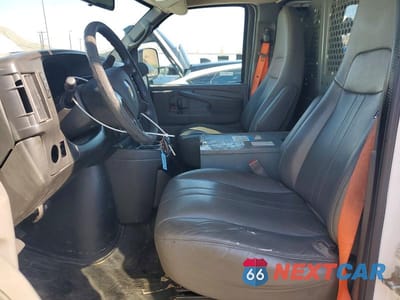 Zdjęcie 7 z 12 samochodu: 2015 CHEV EXPRESS 2500 VIN:1GCWGFCF0F1223098 - miniatura