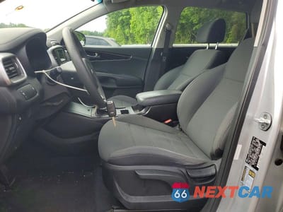 Zdjęcie 7 z 13 samochodu: 2017 KIA SORENTO L VIN:5XYPG4A38HG238100 - miniatura