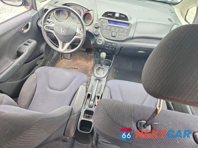 Zdjęcie 8 z 12 samochodu: 2013 HONDA FIT SPORT VIN:JHMGE8H55DC047896 - miniatura