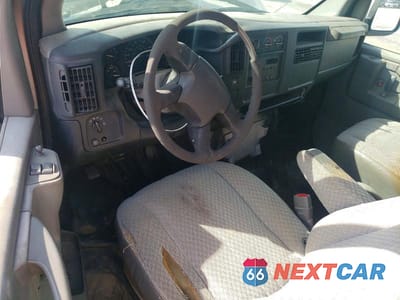 Zdjęcie 8 z 13 samochodu: 2003 GMC SAVANA G3500 VIN:1GTHG35U531178397 - miniatura