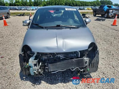 Piąte zdjęcie samochodu w środku: 2018 FIAT 500 ELECTRIC VIN:3C3CFFGE3JT465090 - miniatura