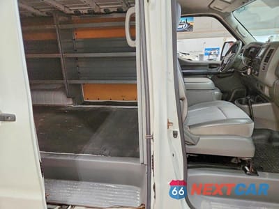 Zdjęcie 10 z 12 samochodu: 2018 NISSAN NV 2500 HD SV VIN:1N6BF0KYXJN805936 - miniatura