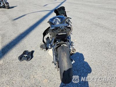 Czwarte zdjęcie samochodu z boku: 2025 KAWASAKI ZX1002 M VIN:JKBZXVM16SA010036 - miniatura