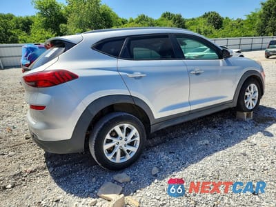 Trzecie zdjęcie samochodu z tyłu: 2019 HYUNDAI TUCSON VALUE VIN:KM8J33A41KU863976 - miniatura