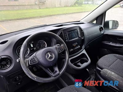 Zdjęcie 9 z 10 samochodu: 2021 MERCEDES-BENZ METRIS VIN:W1YV0CEY9M3867855 - miniatura