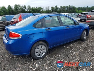 Trzecie zdjęcie samochodu z tyłu: 2010 FORD FOCUS S VIN:1FAHP3EN0AW137481 - miniatura