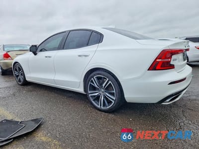 Drugie zdjęcie samochodu z przodu: 2019 VOLVO S60 T6 R-DESIGN VIN:7JRA22TM6KG014005 - miniatura