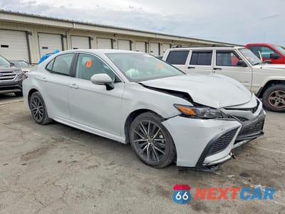 Czwarte zdjęcie samochodu z boku: 2024 TOYOTA CAMRY SE VIN:4T1G11AK9RU247083 - miniatura