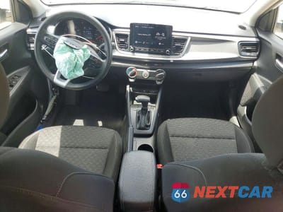 Zdjęcie 8 z 12 samochodu: 2021 KIA RIO S VIN:3KPA24AD6ME422262 - miniatura