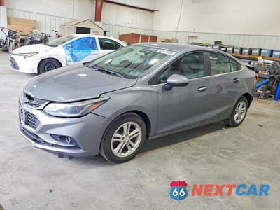 2018 CHEVROLET CRUZE LT 1G1BH5SE1J7140129 - główne zdjęcie licytacji z USA - miniatura