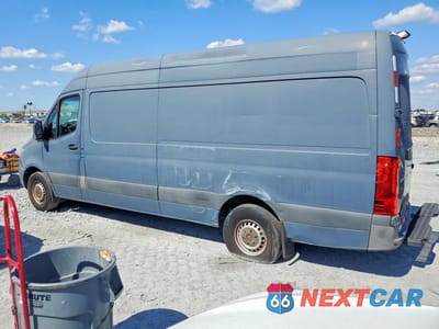 Drugie zdjęcie samochodu z przodu: 2019 MERCEDES BENZ SPRINTER 2500 DELIVERY VAN VIN:WD4PF1CD1KP151771 - miniatura