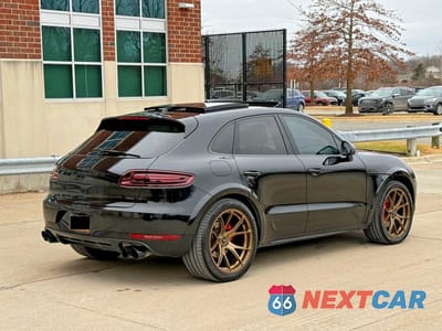 Czwarte zdjęcie samochodu z boku: 2017 PORSCHE MACAN GTS VIN:WP1AG2A55HLB50068 - miniatura